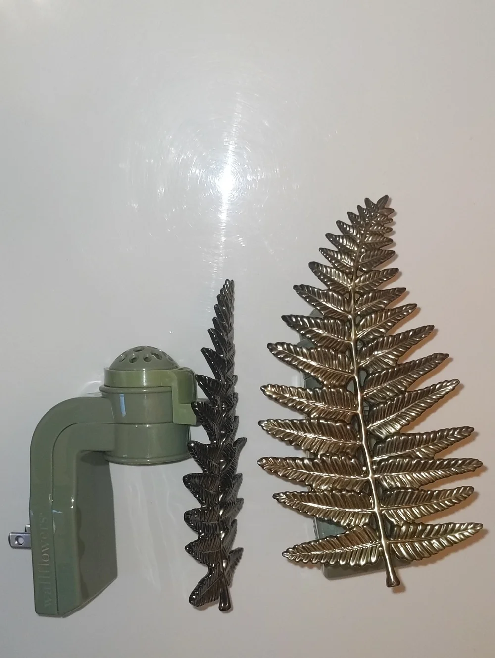 Set Of 2 Bath & Body Works Wallflower Plug In Diffuser Tree Metallic Fern